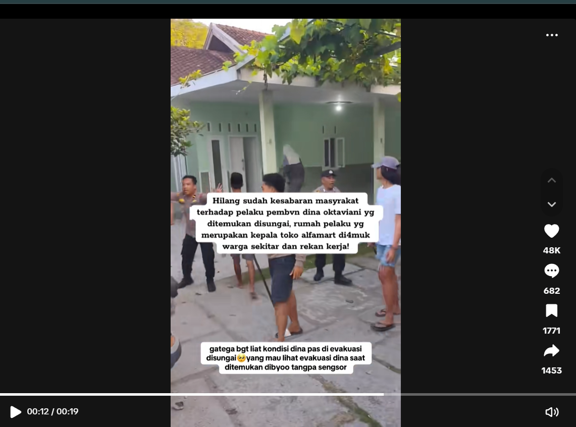 Diduga rumah pelaku pembunuhan Dina Oktaviani diamuk massa.